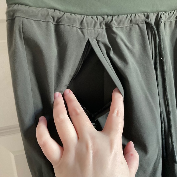 Athleta Salutation Cargo Joggers - Olive Green/Grey - Size 2 - Picture 4 of 11